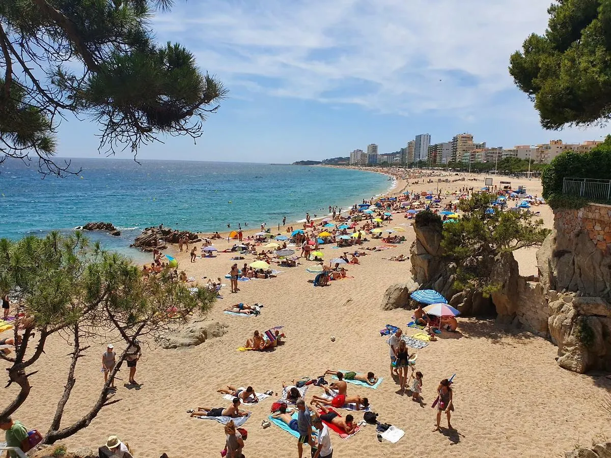 Hostal Faro SOLO para MUJERES Platja d'Aro  España